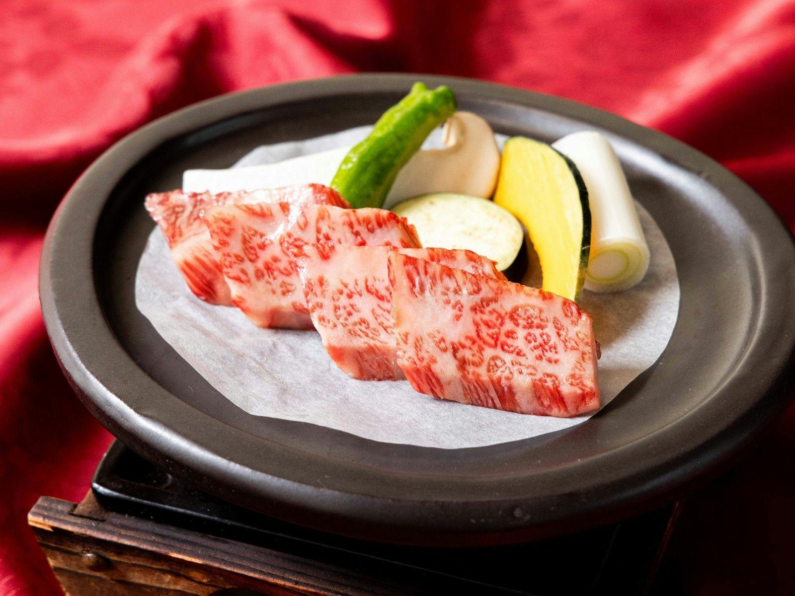 ตัวอย่างชุดอาหารไคเซกิเนื้อวัวญามากาตะ