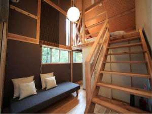 4名まで泊まれる長屋タイプの客室　鳶