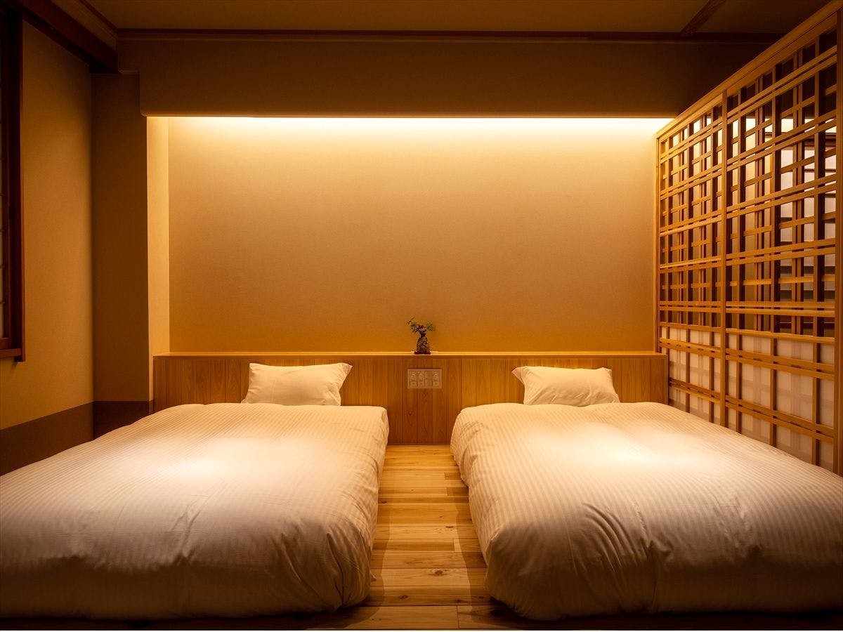 Yotsuji Station × Room with an open-air bath × Large public