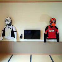 สามารถแขวนแจ็คเก็ต หมวกกันน็อค ฯลฯ ได้