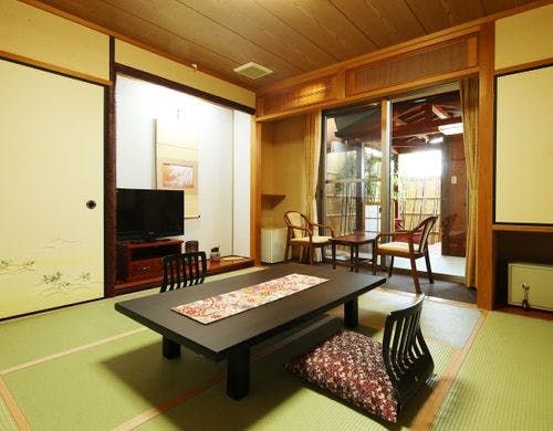 【露天・足湯付き8畳客室】すみれ客室