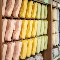 我们提供8种可选择的枕头(先到先得)。