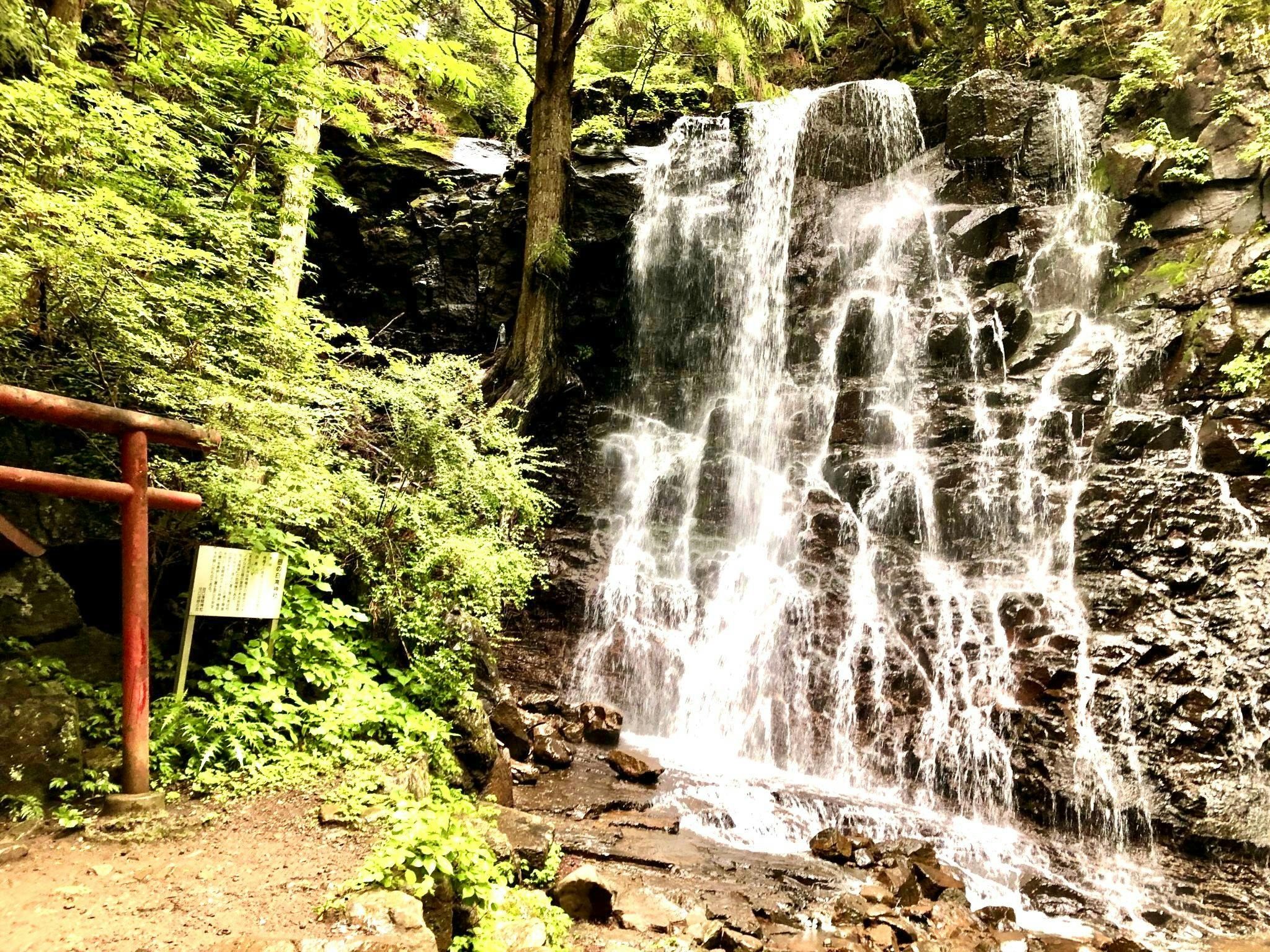 근처 어머니의 하얀 폭포