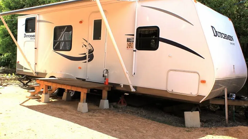 Secret Base Accommodation L-BASE