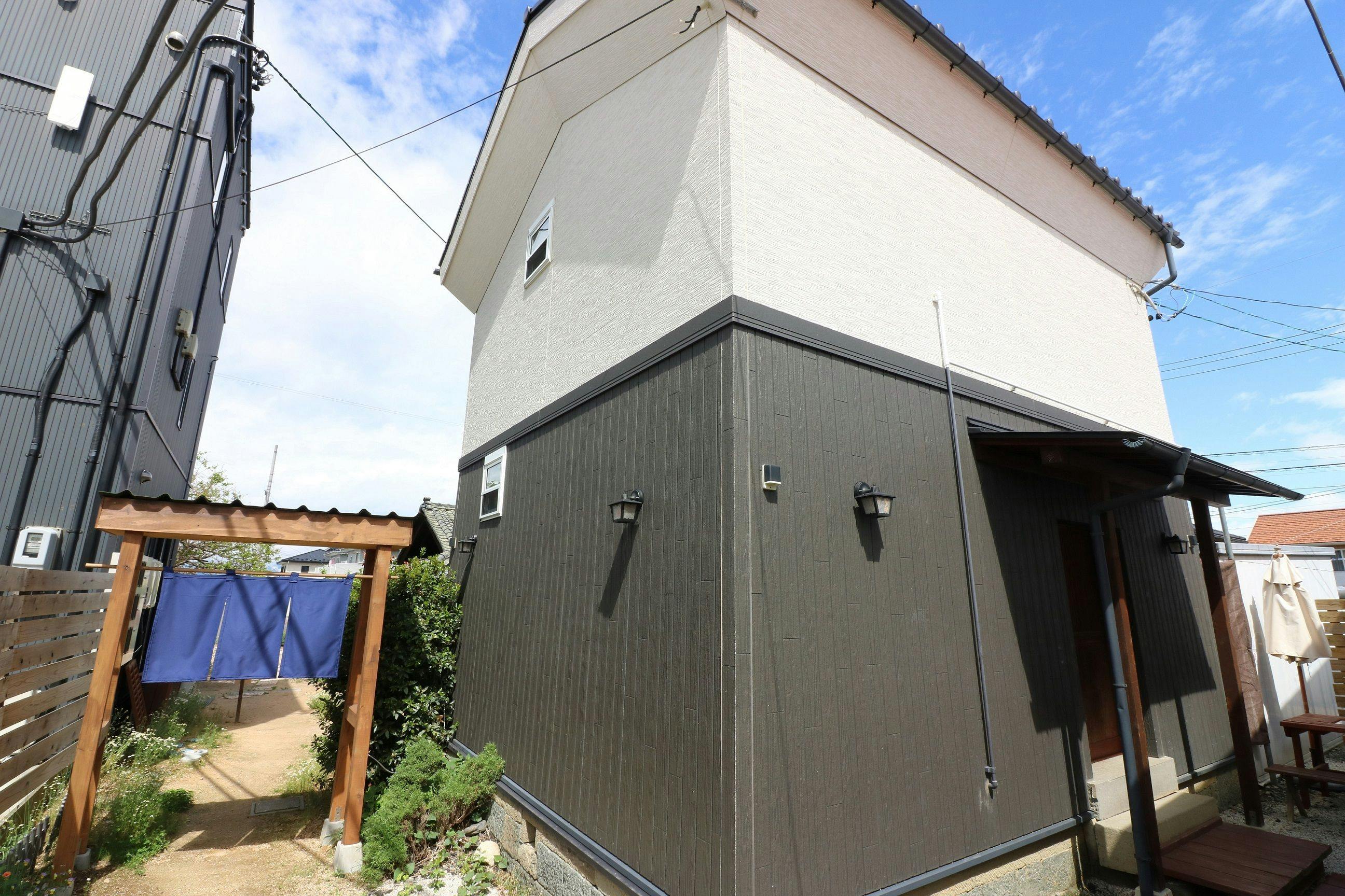 Secret Base Accommodation L-BASE