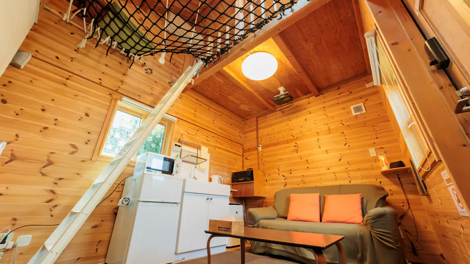 Secret Base Accommodation L-BASE