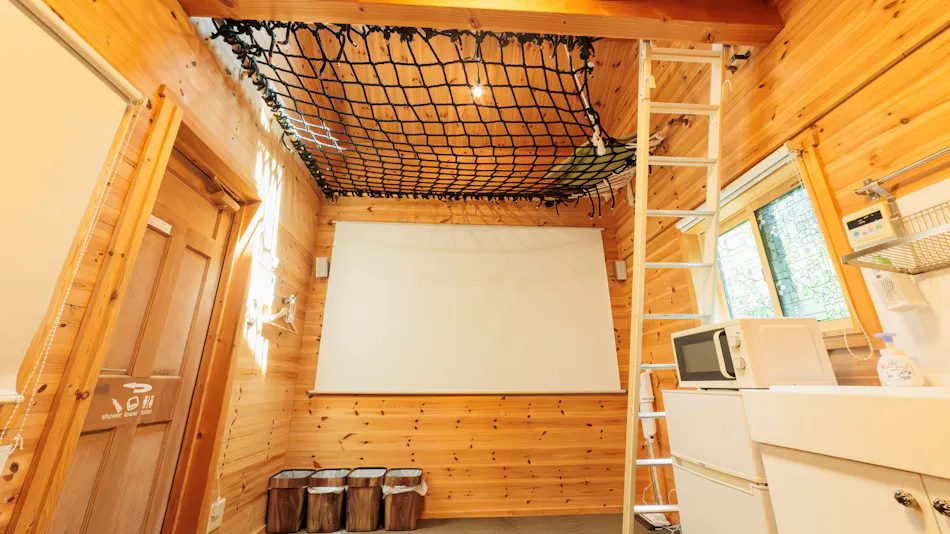 Secret Base Accommodation L-BASE