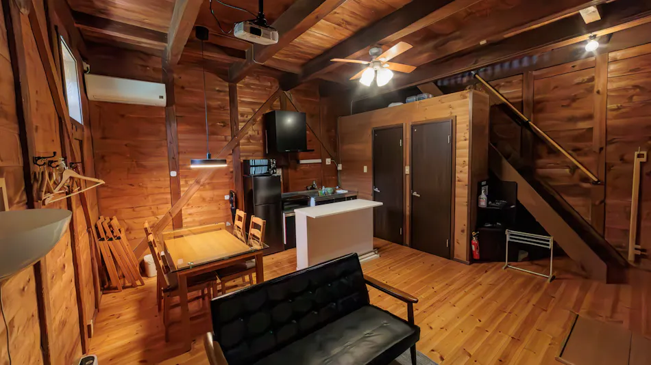 Secret Base Accommodation L-BASE