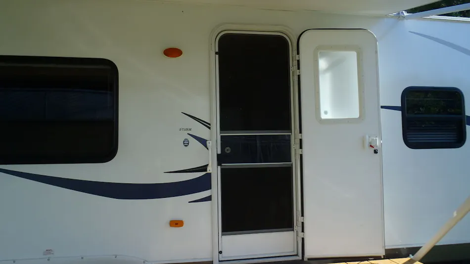 Secret Base Accommodation L-BASE