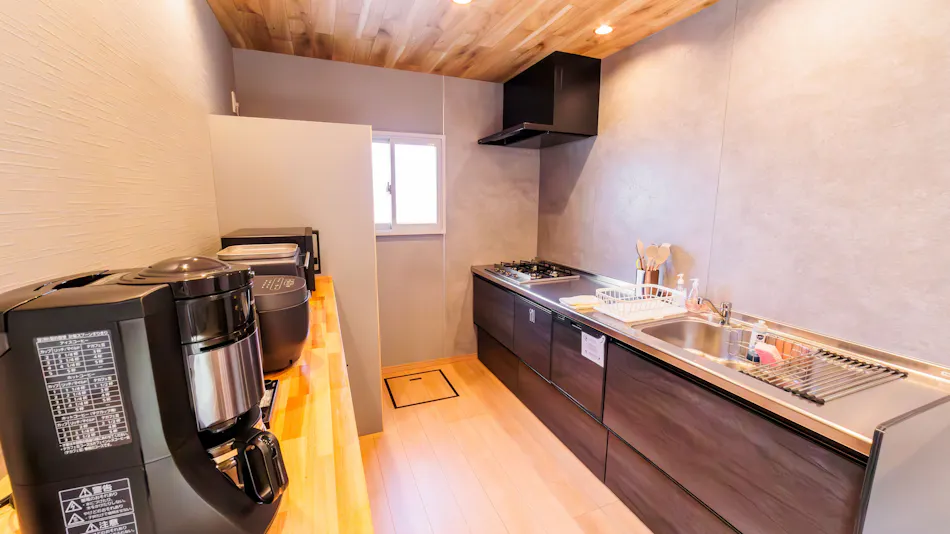 Secret Base Accommodation L-BASE
