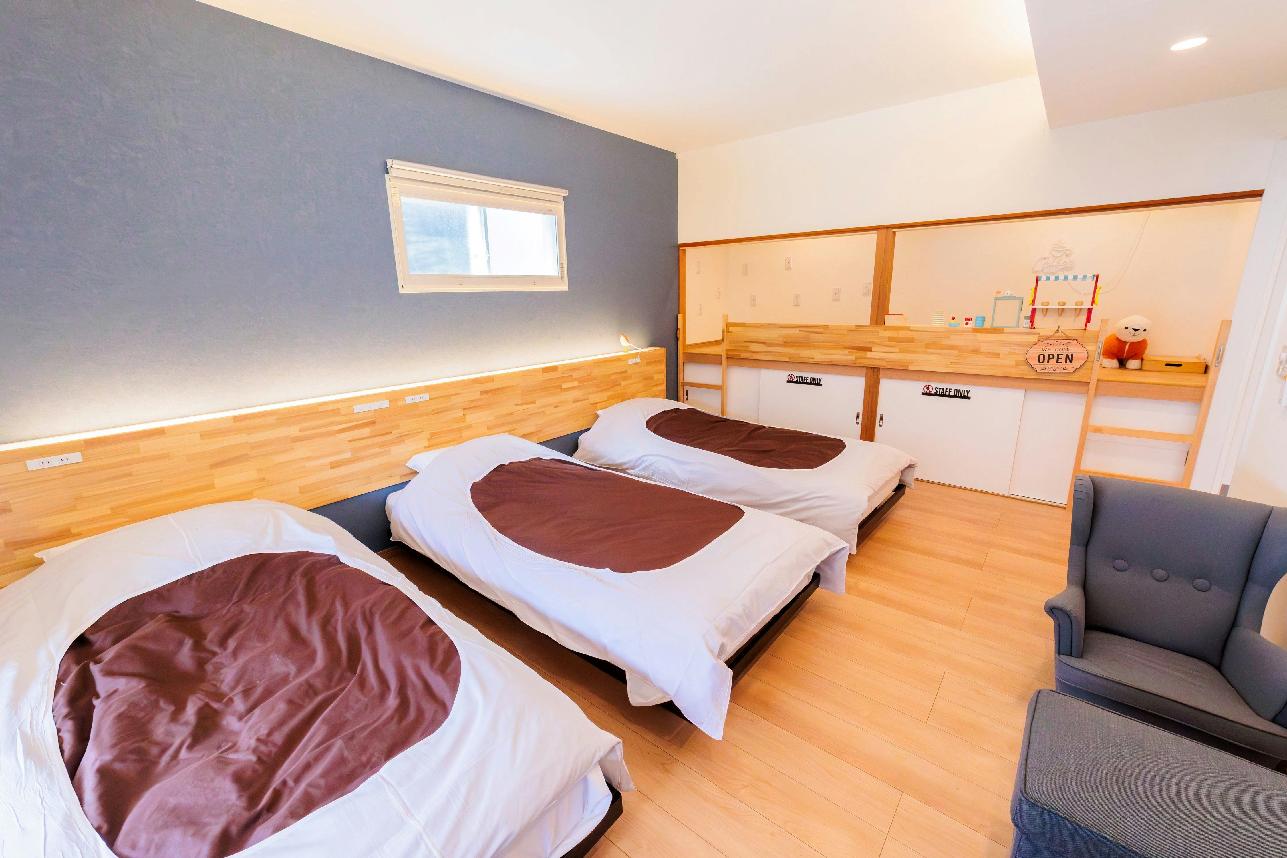 Secret Base Accommodation L-BASE
