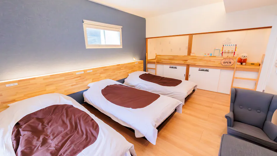 Secret Base Accommodation L-BASE