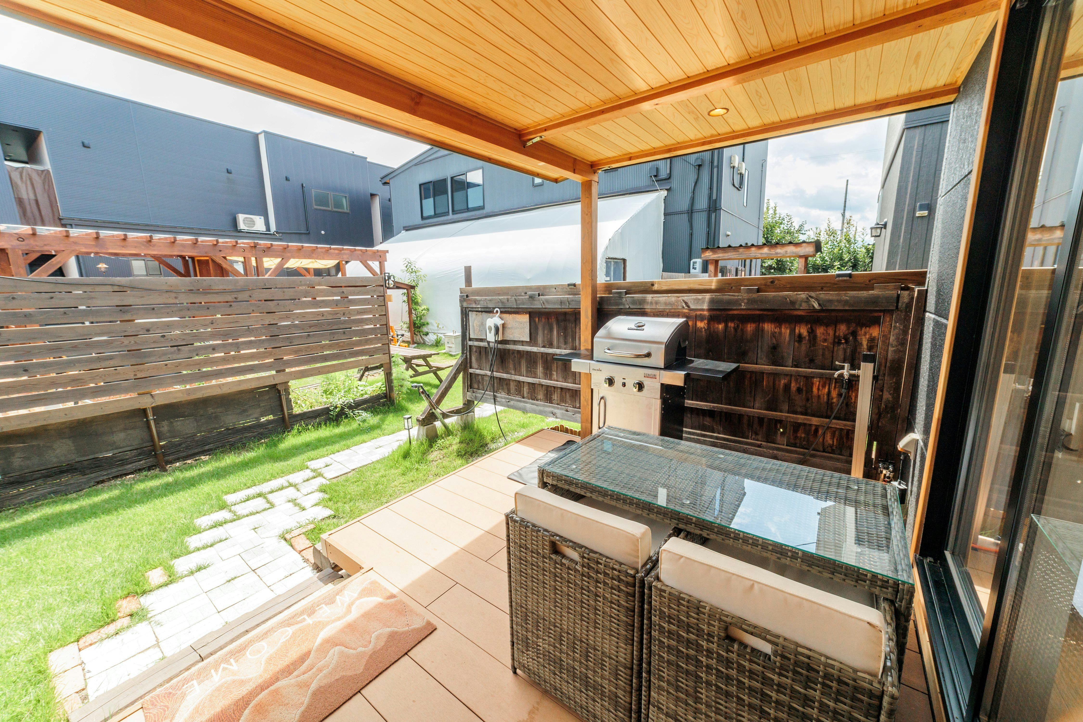 Secret Base Accommodation L-BASE