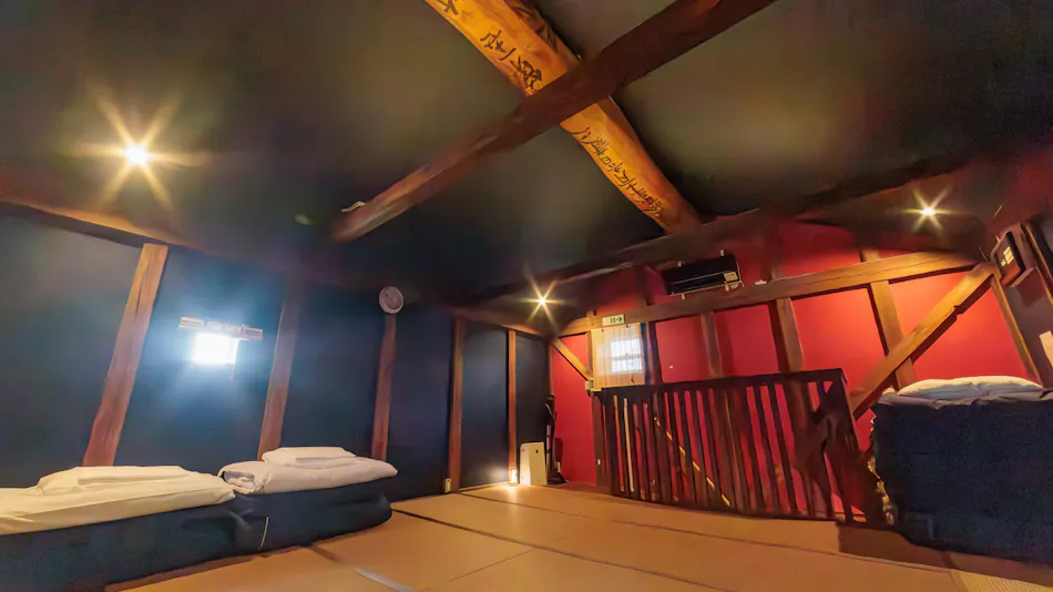Secret Base Accommodation L-BASE