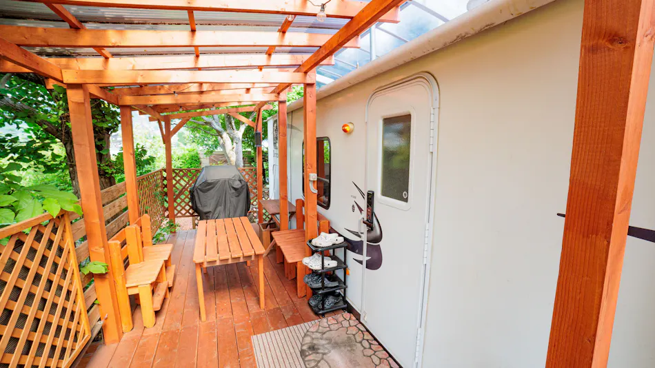 Secret Base Accommodation L-BASE
