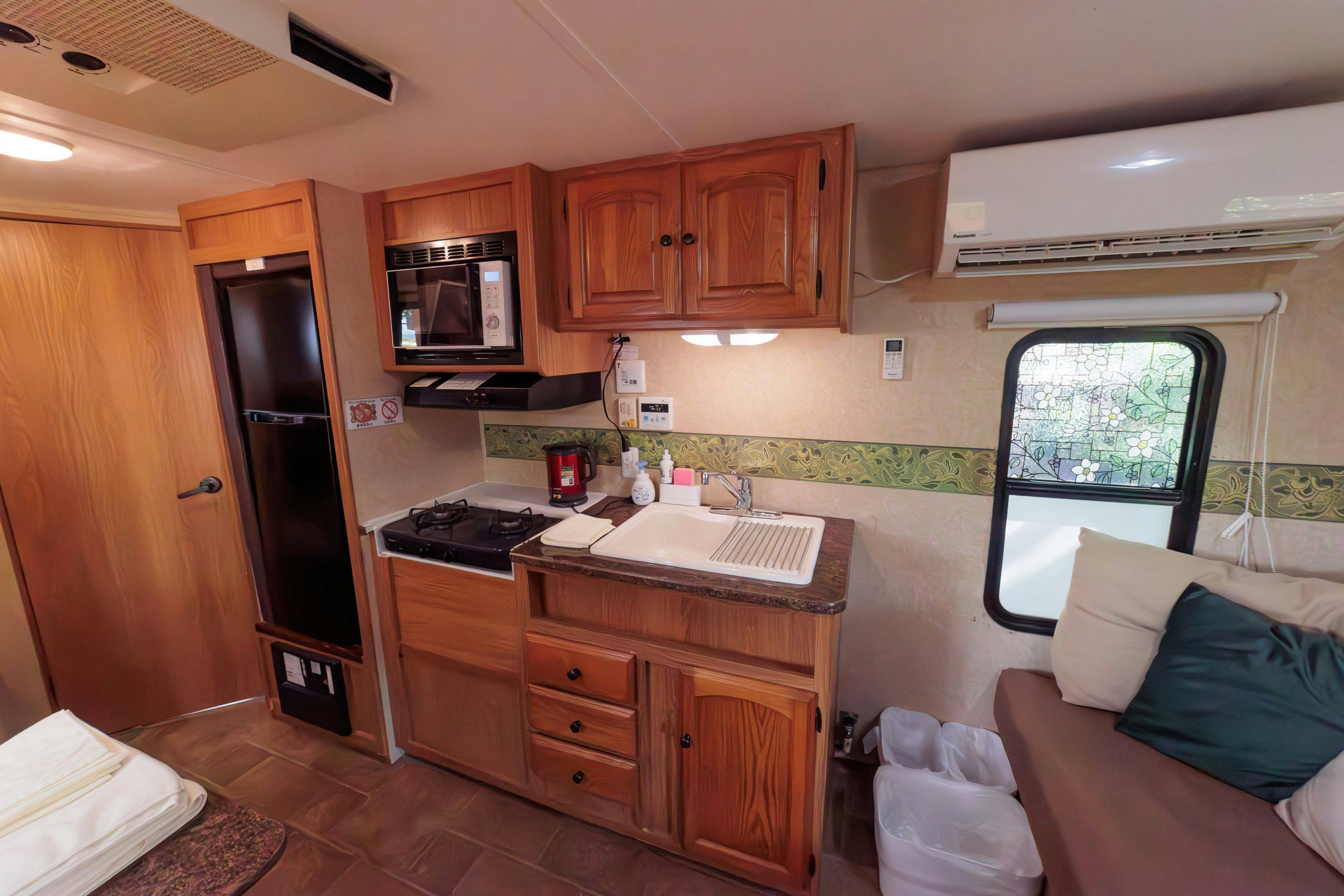 Secret Base Accommodation L-BASE