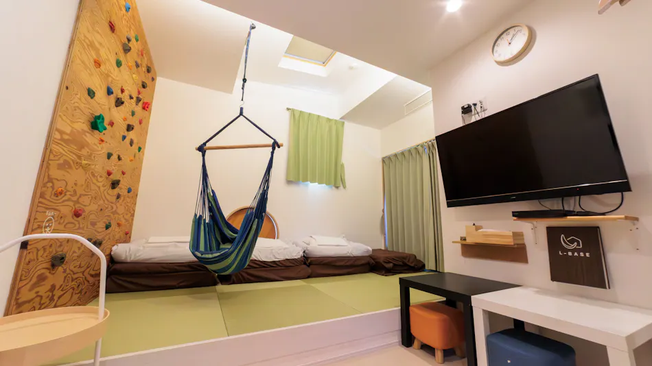 Secret Base Accommodation L-BASE
