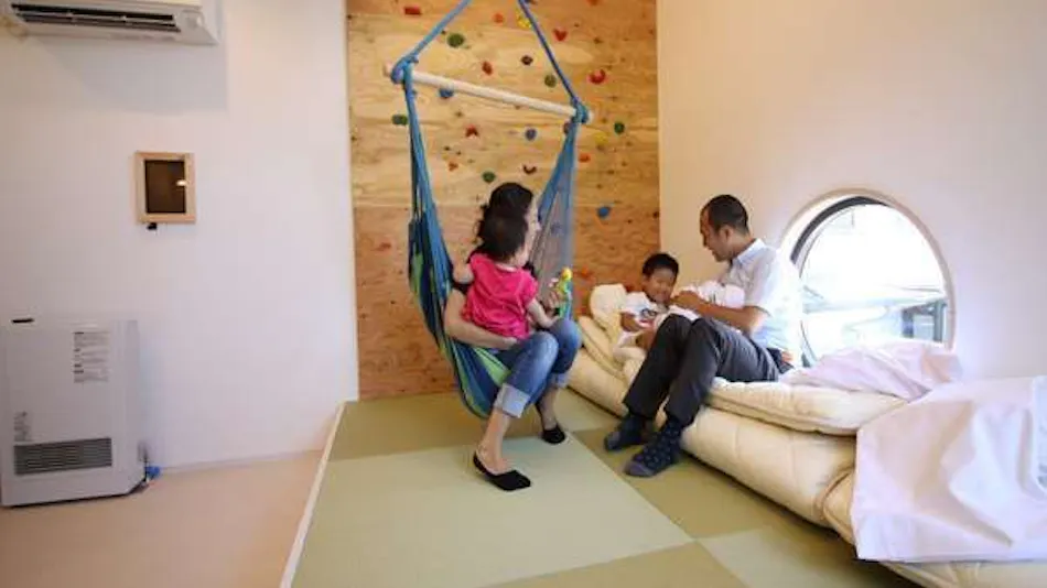 Secret Base Accommodation L-BASE