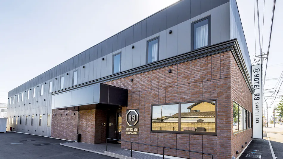 HOTEL R9 SANOFUJIOKA