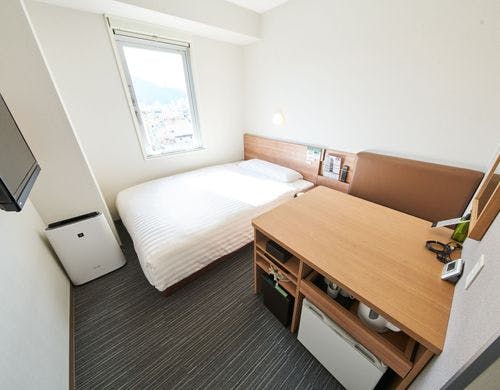 エクストラルーム 広々した机