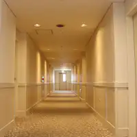 ทางเดินที่ออกแบบโดยคำนึงถึงความปลอดภัย.