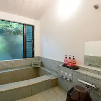 ประเภทห้องอาบน้ำครอบครัวหินอิซุ พร้อมครัว IH
