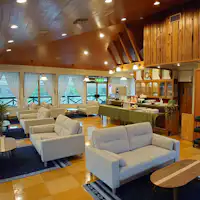 เลานจ์เครื่องดื่มฟรี