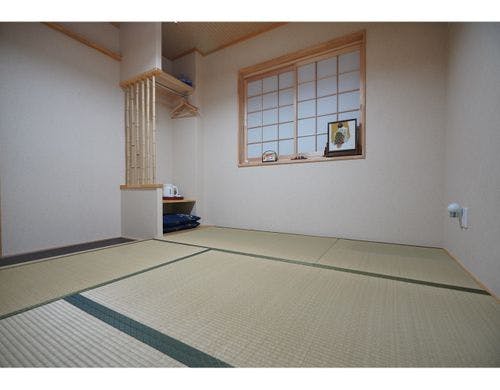 一階、和室二人部屋