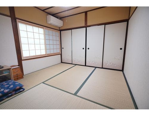 二階、和室二人部屋