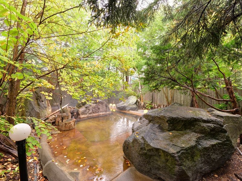 ออนเซ็นกลางแจ้ง “คะเระซันซุย” / ออนเซ็นกลางแจ้งสำหรับผู้ชายเท่านั้น