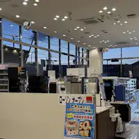 館内にローソンがございます