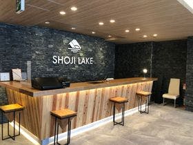 精進レークホテル