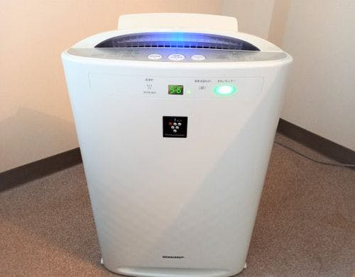 ■客室_加湿器付き空気清浄機完備