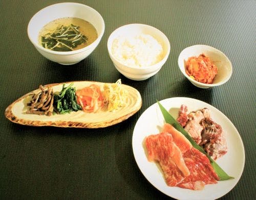 夕食:山形牛カルビと国産豚ハラミ(一例)