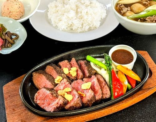 ■夕食:米沢牛希少部位ステーキ(一例)