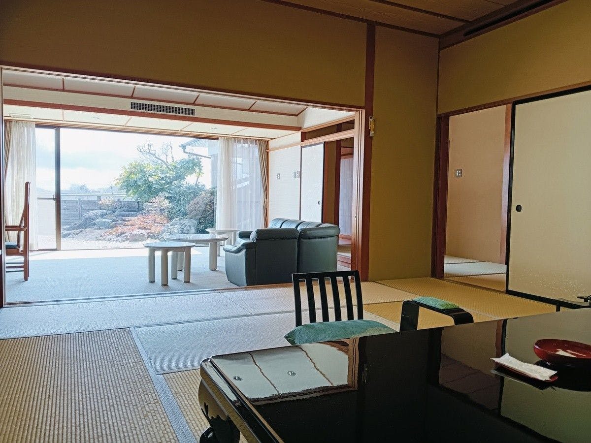 Azumakan, the Village of Sunny Days