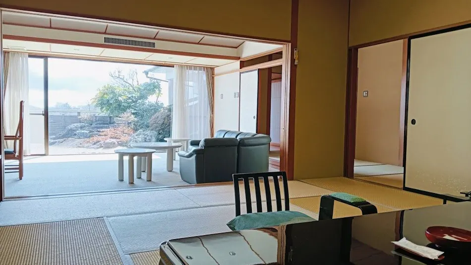 Azumakan, the Village of Sunny Days