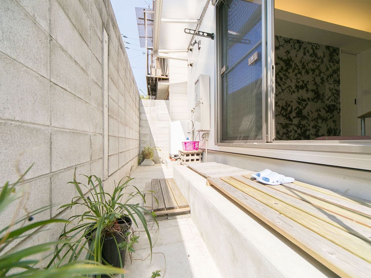 เฉลียงที่มีแสงแดดส่องถึง