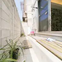 เฉลียงที่มีแสงแดดส่องถึง