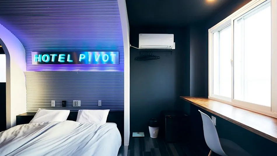 HOTEL PIVOT