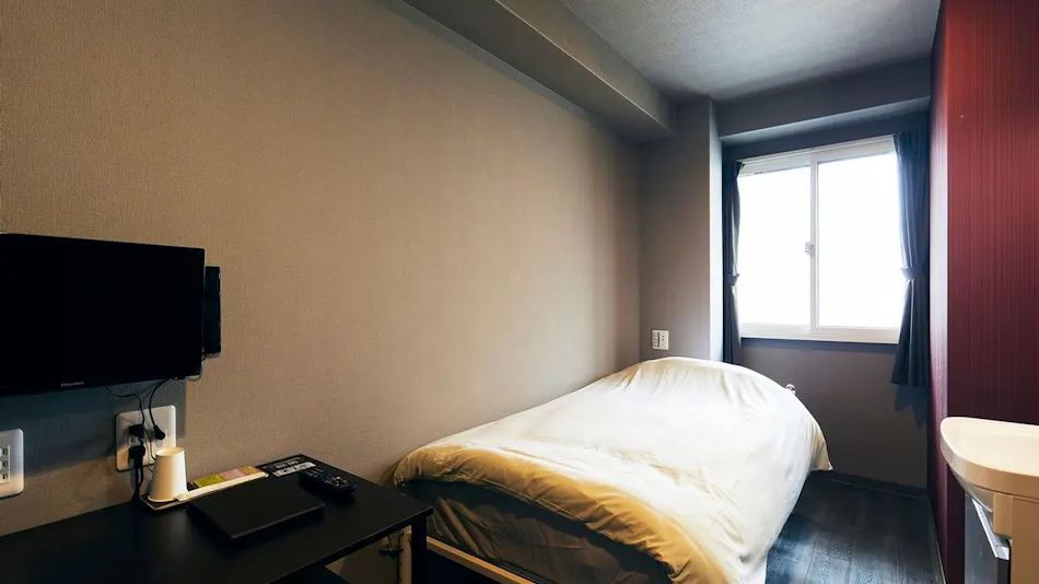 HOTEL PIVOT