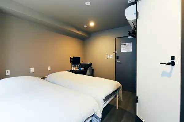 ห้องทวินสำหรับบุหรี่ไฟฟ้าแบบให้ความร้อนเท่านั้น