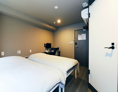 ツインベッドルームバスルーム