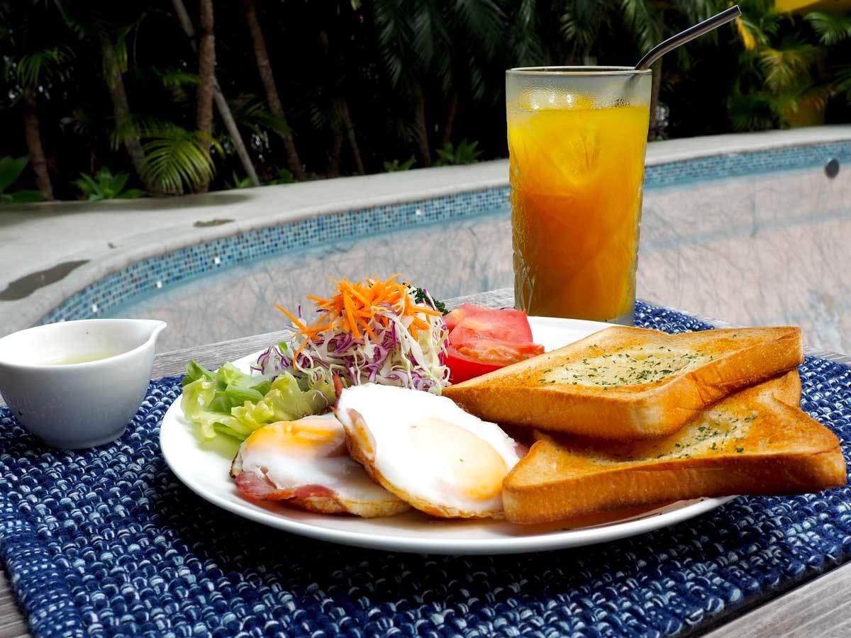 Contoh sarapan: Piring roti panggang