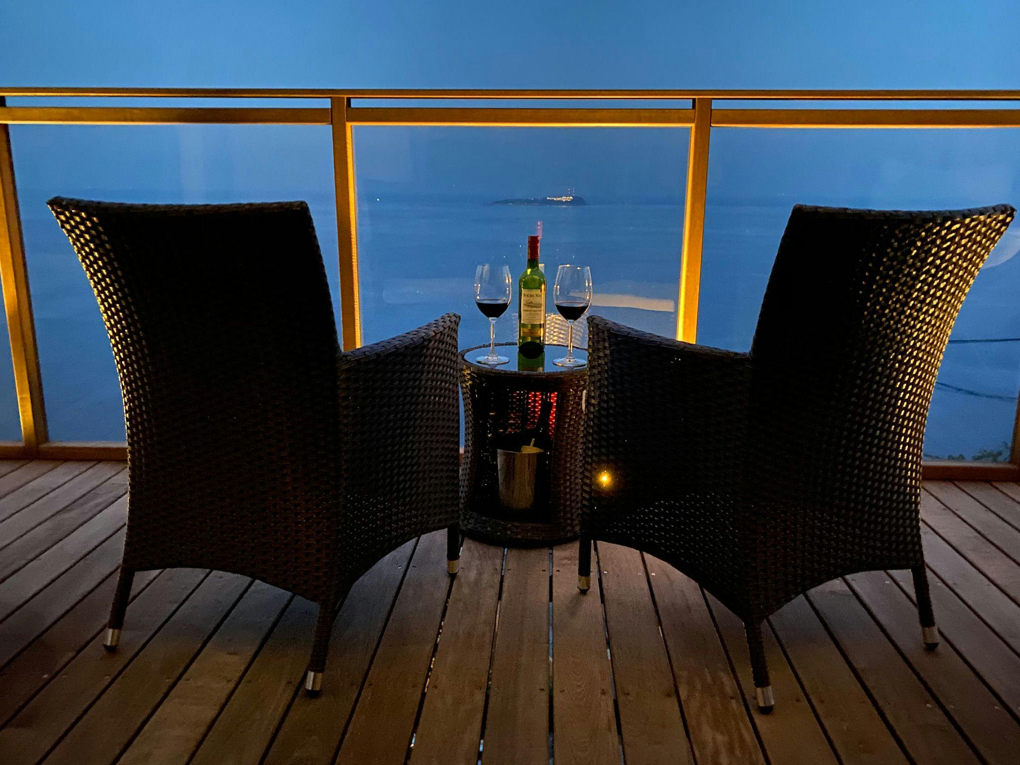 บาร์บนระเบียงชั้น 2