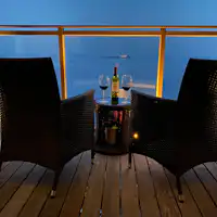 บาร์บนระเบียงชั้น 2