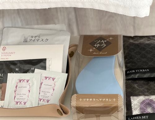 ツヤサラヘアブラシ、スキンケア等