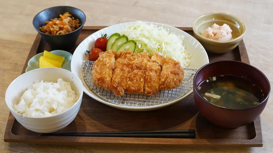 Small Hotel SHIMOKOSHIKI