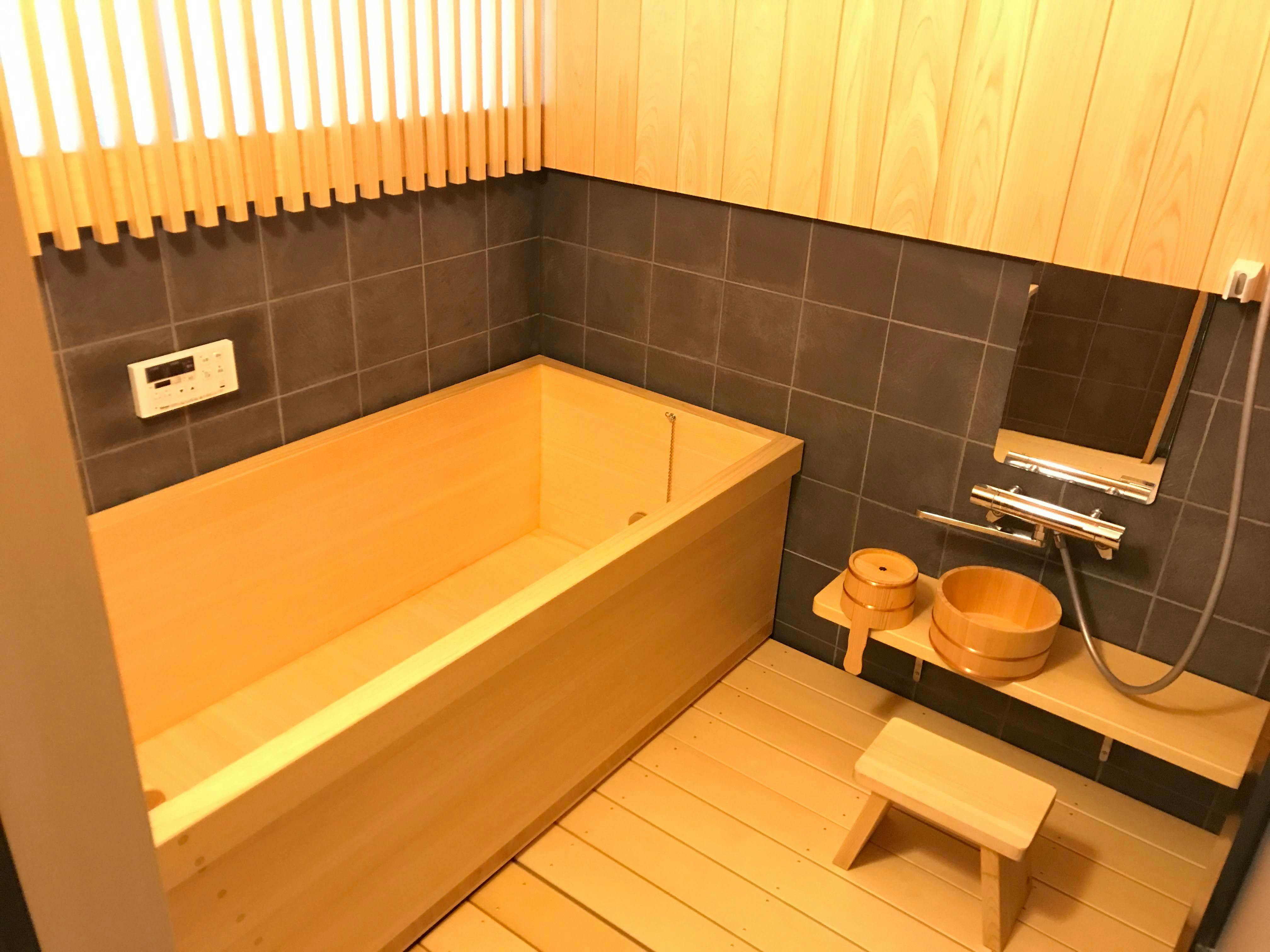 Hinoki wooden bath