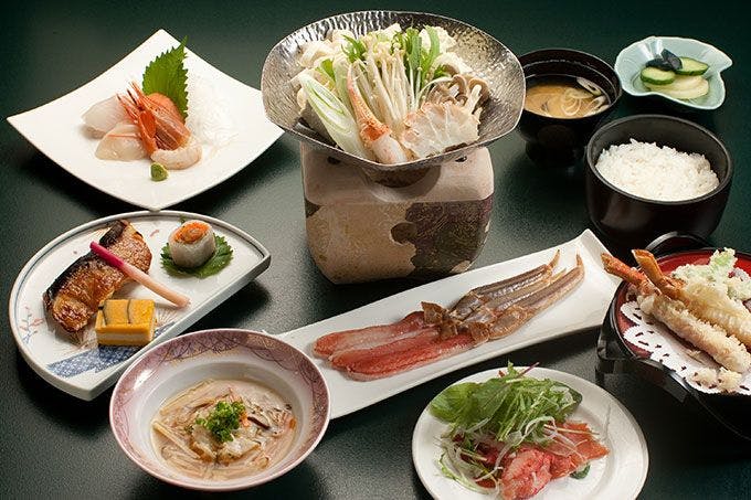 ◆ชุดอาหารญี่ปุ่นพร้อมชาบูปู (ทั้งหมด 9 เมนู)